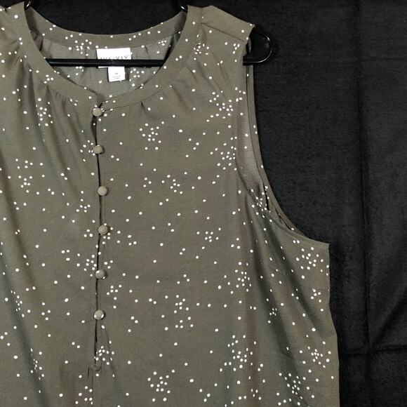 Ava & Viv Womens Blouse Green White Polka Dot Sleeveless Henley Stretch 1X - Picture 5 of 12